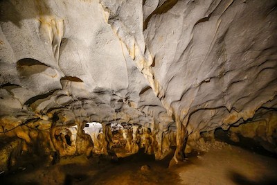 Mağaralar